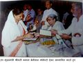 Shakuntala Singh awarded by Kamla Beniwal.jpg
