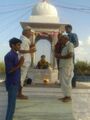 Bhanwar Lal Bhakar - People paying homage.jpg