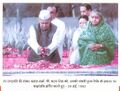 Vice President Shankar Dayal Sharma Paying homage to Charan Singh on vth death anniversary,29.5.1992